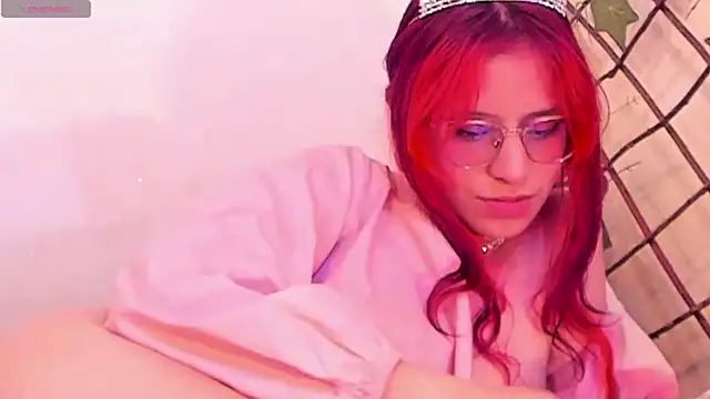 RedMeloddy live sex cam