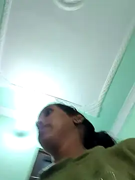 Hotty-Nidhi live sex cam