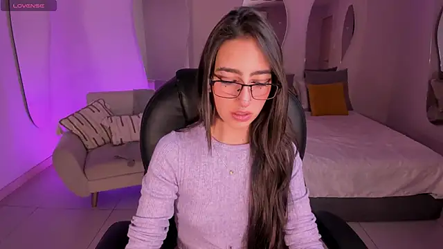 LarisaSmirnov live sex cam