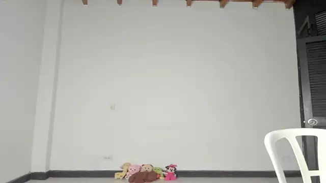 CAROLINNAGOMEZ live sex cam