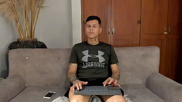 jamesinked_'s cam snapshot