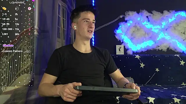 SirReed's cam snapshot