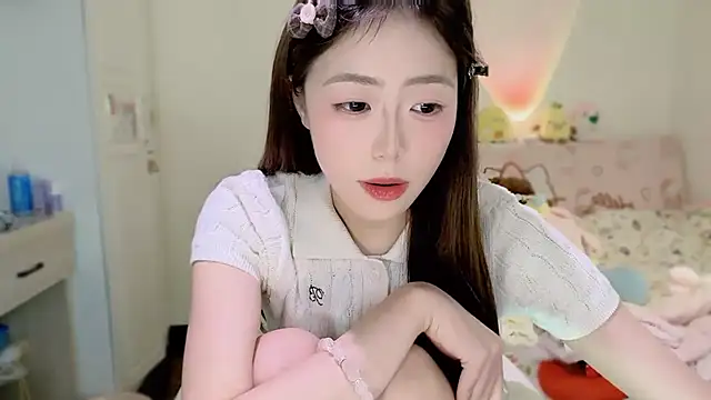 Onecutelittle live sex cam