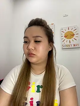 Almira6868 live sex cam