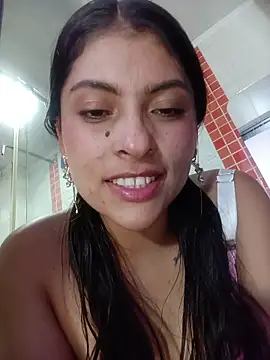 Fox_Roxxan live sex cam