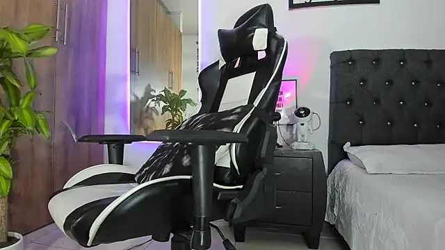 AlanNaughty live sex cam