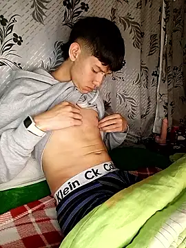 heyy_noah11 live sex cam