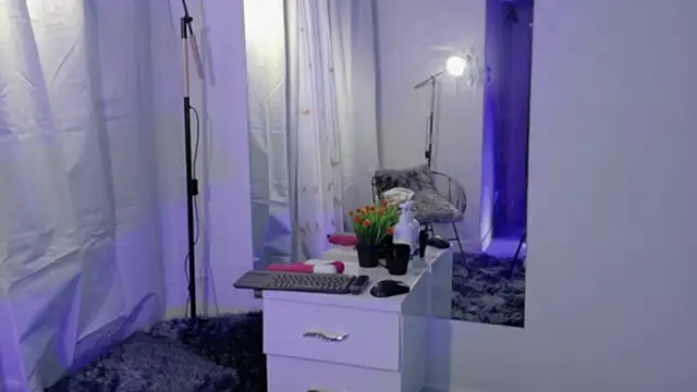 BeccaReedd live sex cam