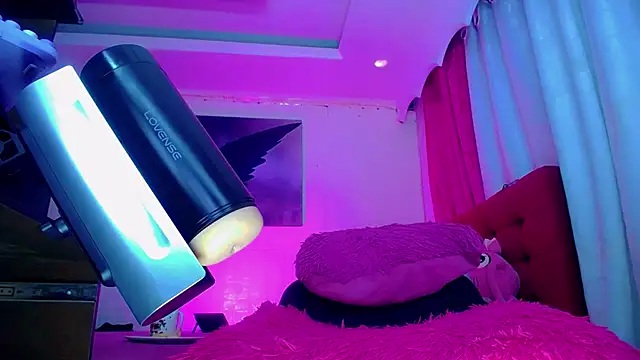 NahomiCamper live sex cam