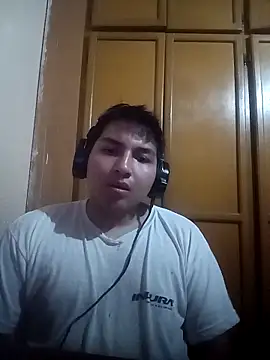 LoganFinds live sex cam