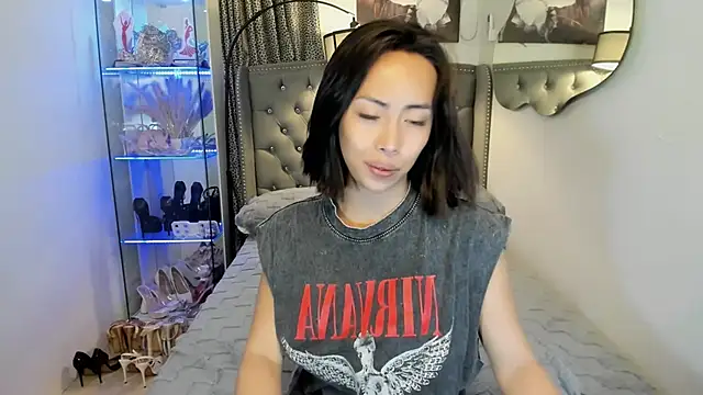 reighnempress live sex cam