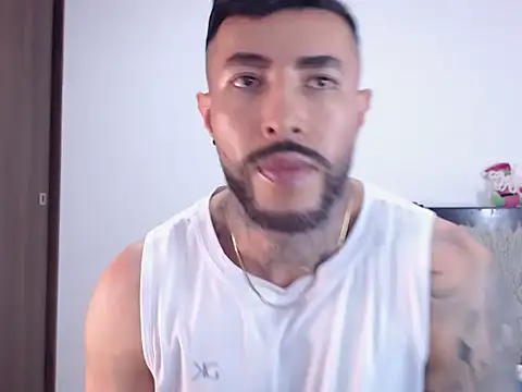 andrea_de_lucaa's cam snapshot