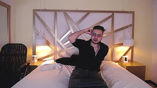 Ethan_Greys's cam snapshot