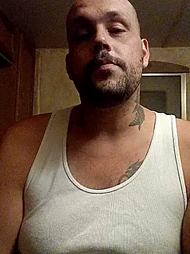 BigriskDaddy92's cam snapshot