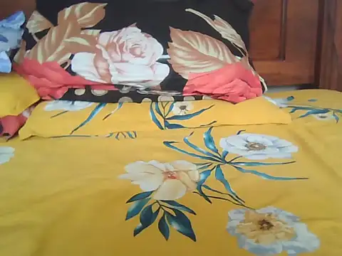 Nuttysub live sex cam