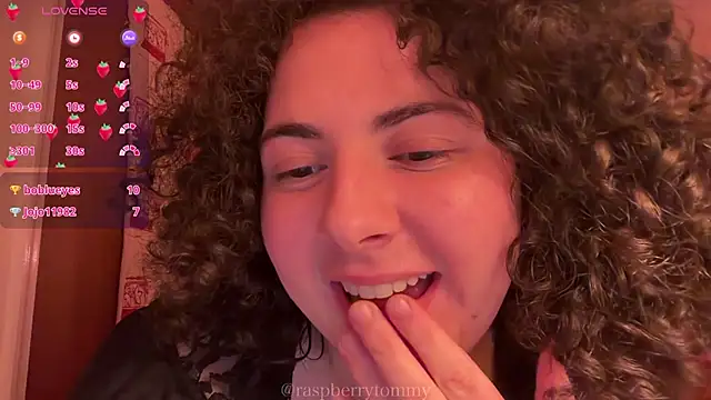 RaspberryTommyFTM live sex cam