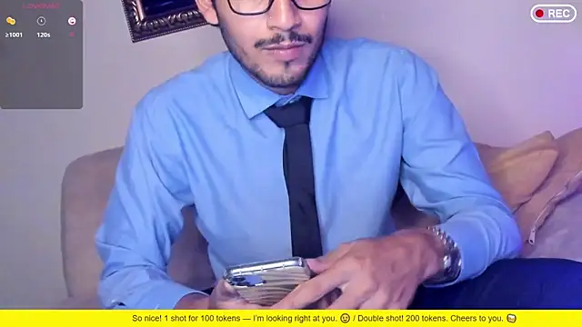 Nicholasrodrii live sex cam