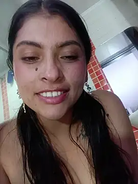 Fox_Roxxan live sex cam