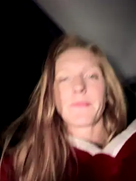 GoldenFlameGoddess live sex cam