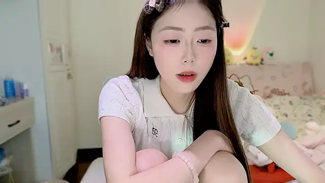 Onecutelittle live sex cam