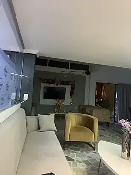 Maxim-Walker live sex cam