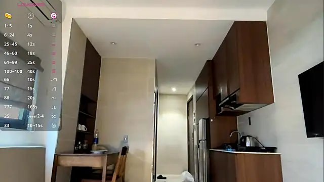 LezlieGreet live sex cam