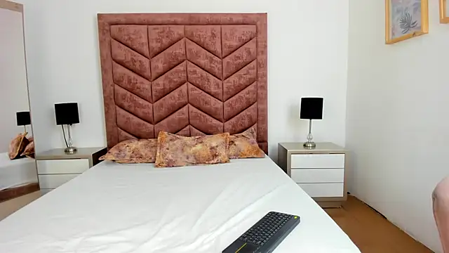 Camilla_Gomez's cam snapshot