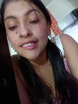 Fox_Roxxan live sex cam