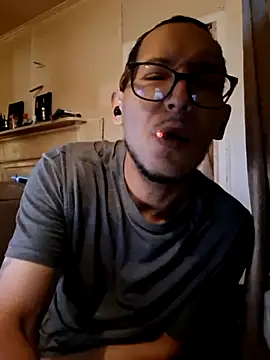 ThrowedWorldWide's cam snapshot