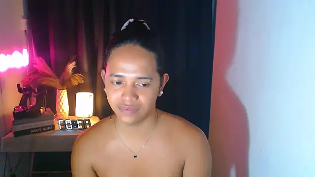 Lorainnelustts live sex cam