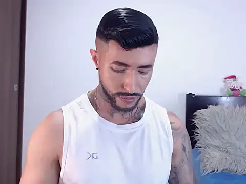 andrea_de_lucaa's cam snapshot