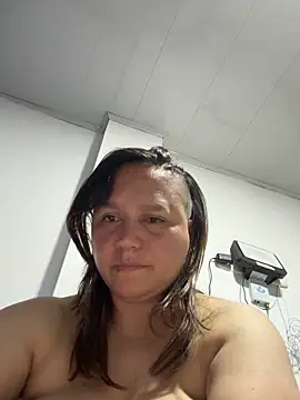 LauraReeves live sex cam