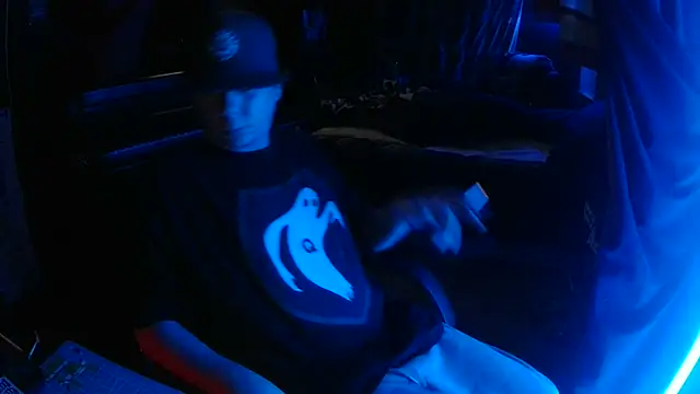 Bowerboi's cam snapshot