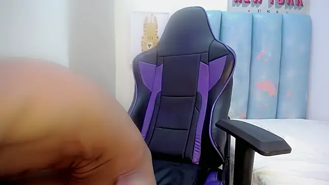 Lil_babyyy_'s cam snapshot