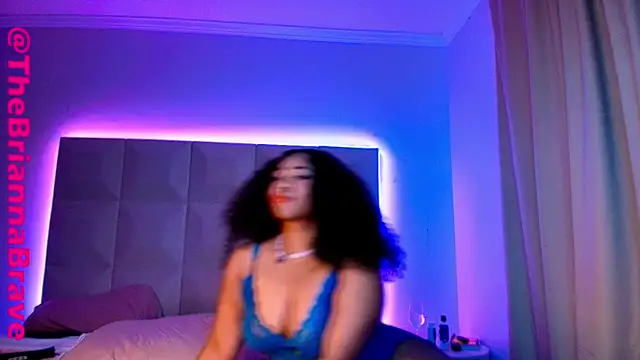 BriannaBrave live sex cam