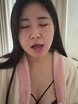 Momo168168 live sex cam