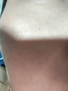 Paola-Lond live sex cam