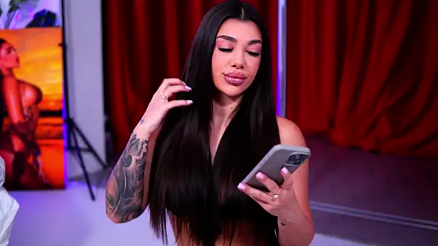 NatyDesiree live sex cam