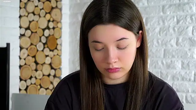 LowOncoming live sex cam