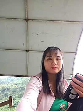 Squirrel-Pear live sex cam