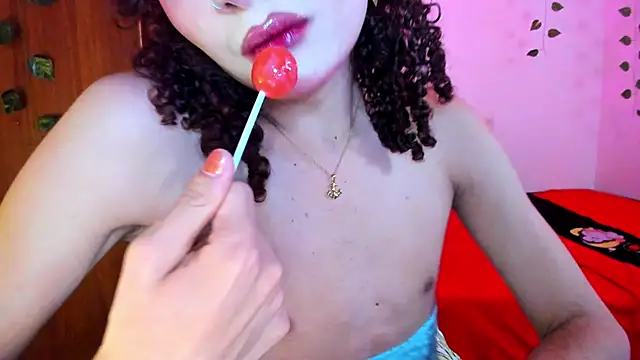 lucianromero live sex cam