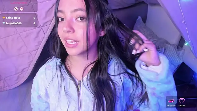 Laraa_Rouss_'s cam snapshot