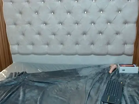 carolinesmithcf's cam snapshot