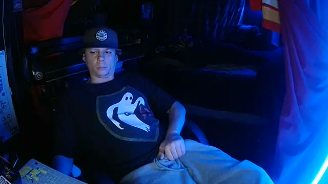 Bowerboi's cam snapshot