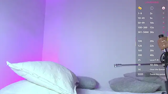 PollyGrey_'s cam snapshot