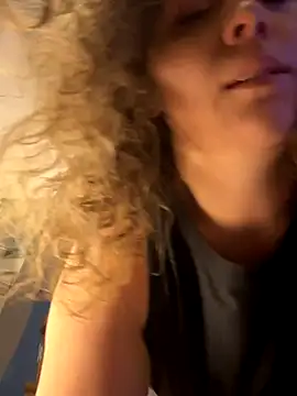 XoMisty live sex cam