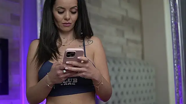 SeductiveMom's cam snapshot