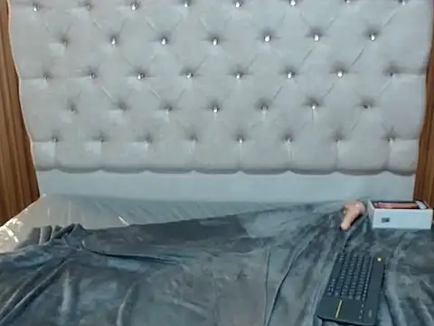 carolinesmithcf's cam snapshot