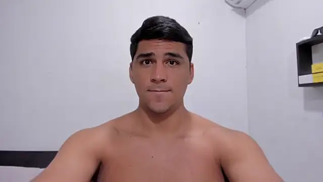 noah_belami's cam snapshot