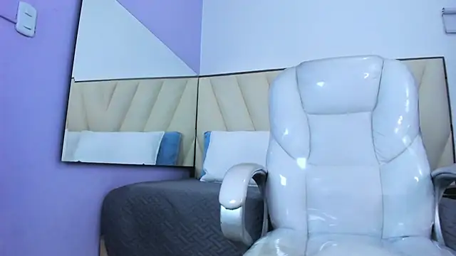 Hotboy21_'s cam snapshot